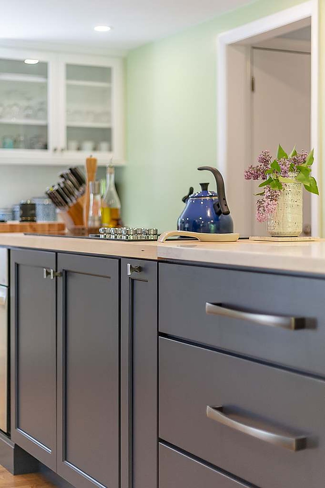 Sudbury Family Kitchen w/ Navy Island Dining Bar — view 3