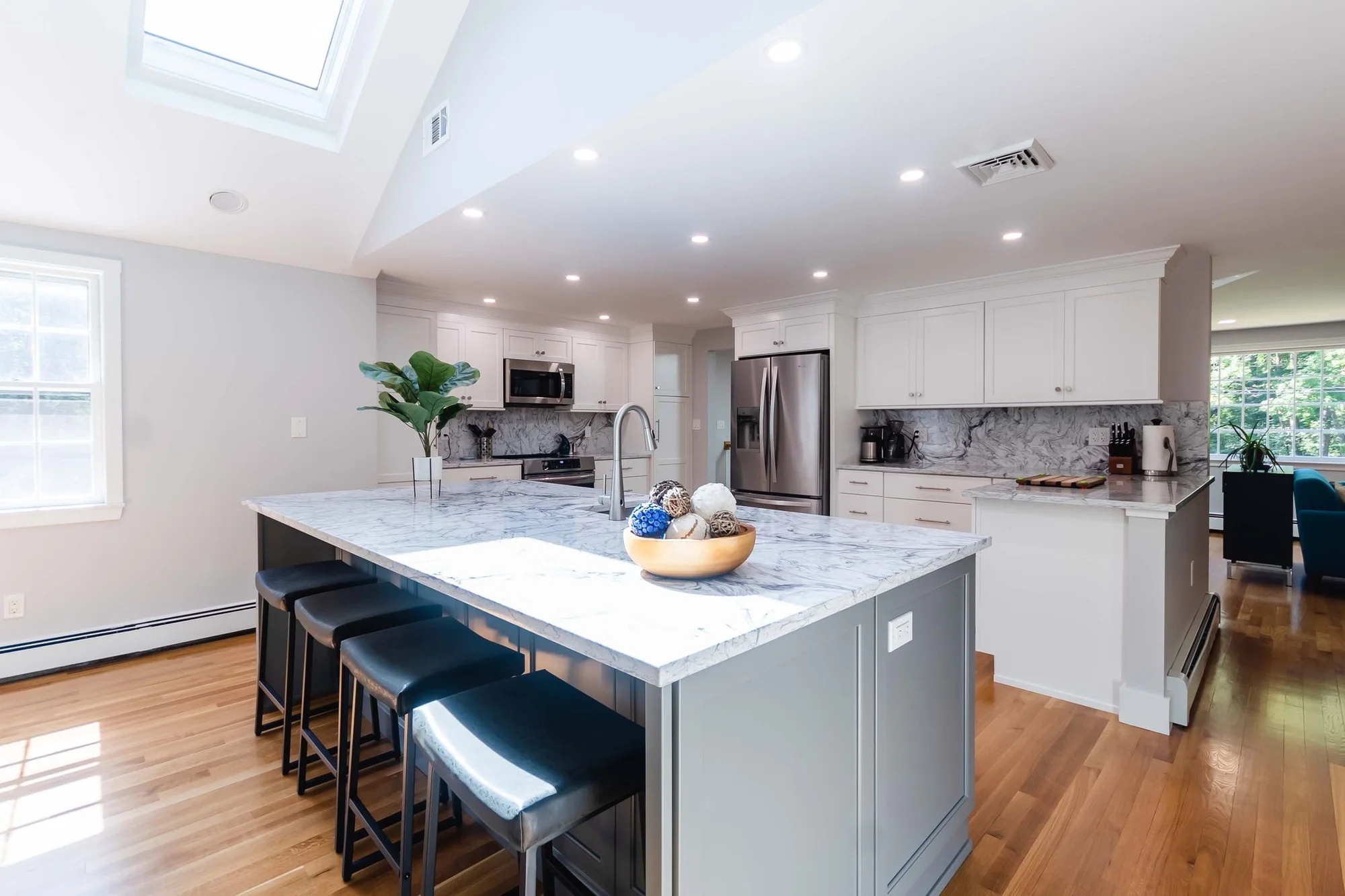 Wayland Warm Wood & White Kitchen — view 9