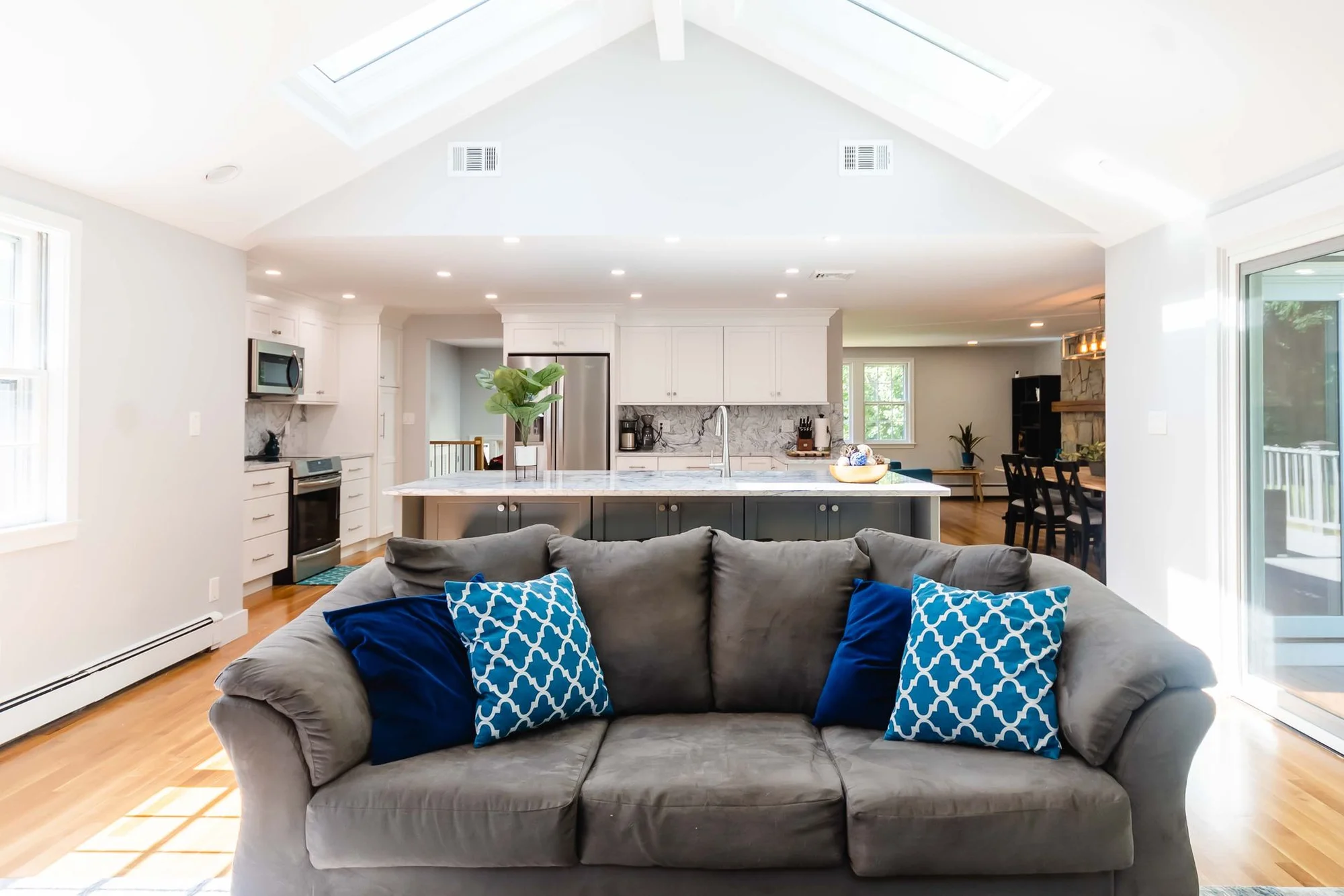 Wayland Warm Wood & White Kitchen — view 12