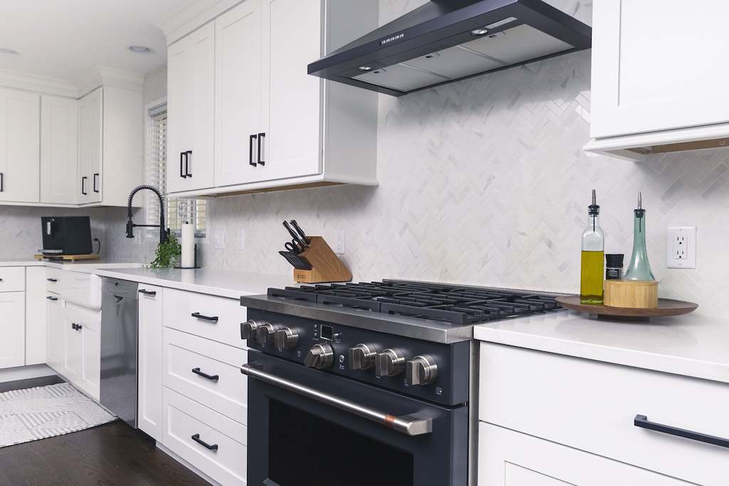 Waltham White Shaker Farmhouse Kitchen — view 4